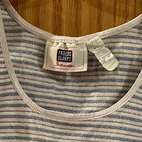 Pajama shorts & tank top set size medium - Picture 4 of 4